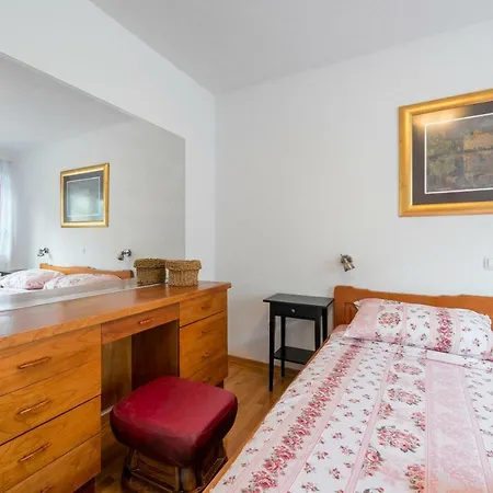 Antonija With Jacuzzi 스플리트