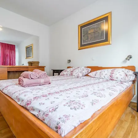 Antonija With Jacuzzi *