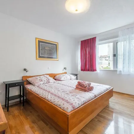 Antonija With Jacuzzi *