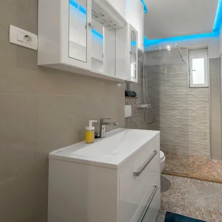 Appartamento Antonija With Jacuzzi *