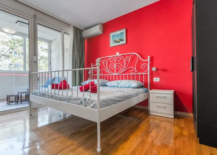 Antonija With Jacuzzi *