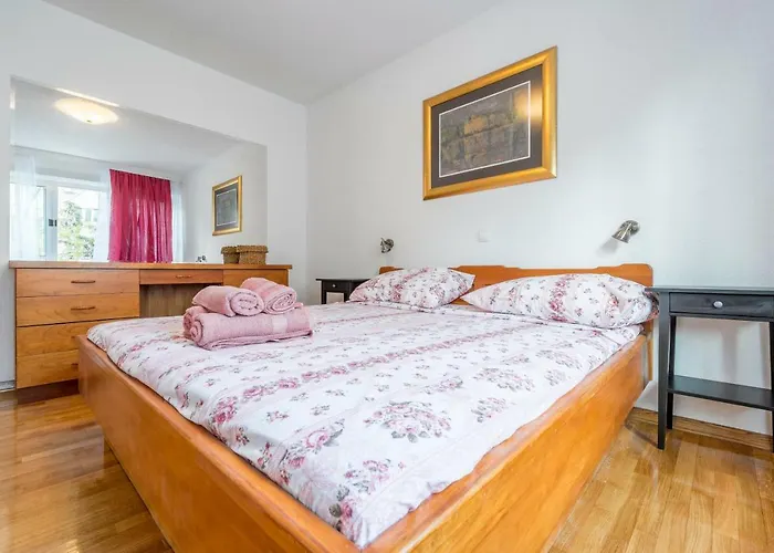 Antonija With Jacuzzi *