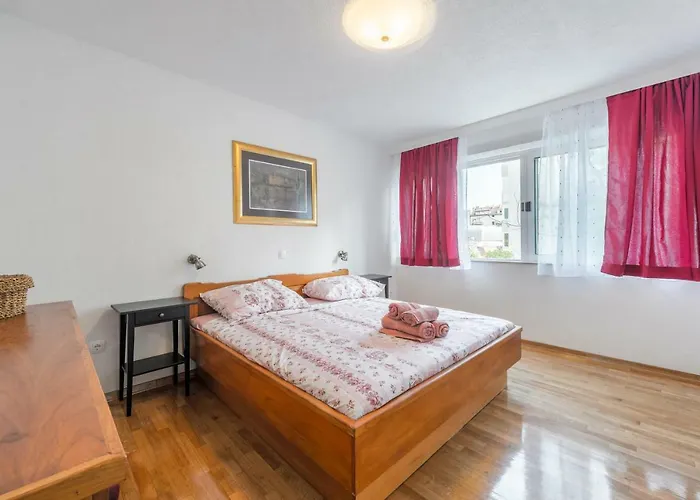 Antonija With Jacuzzi *