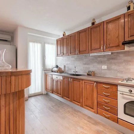 Apartment Antonija With Jacuzzi